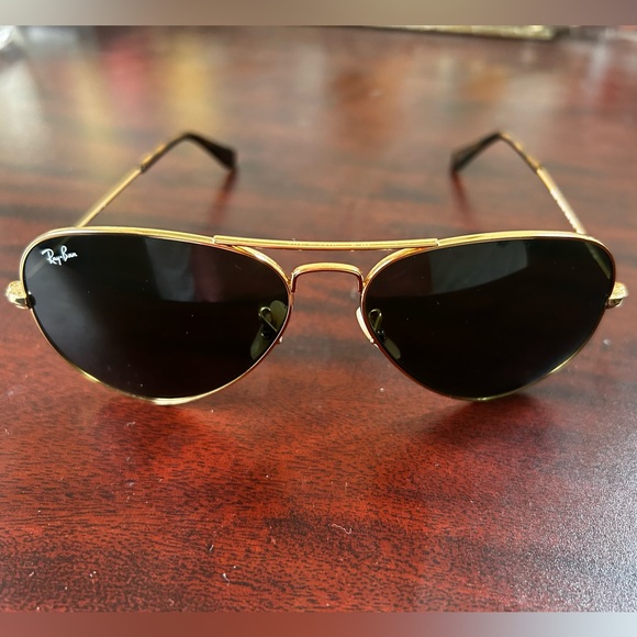 Ray Bans gold frame sunglasses - Picture 1 of 4